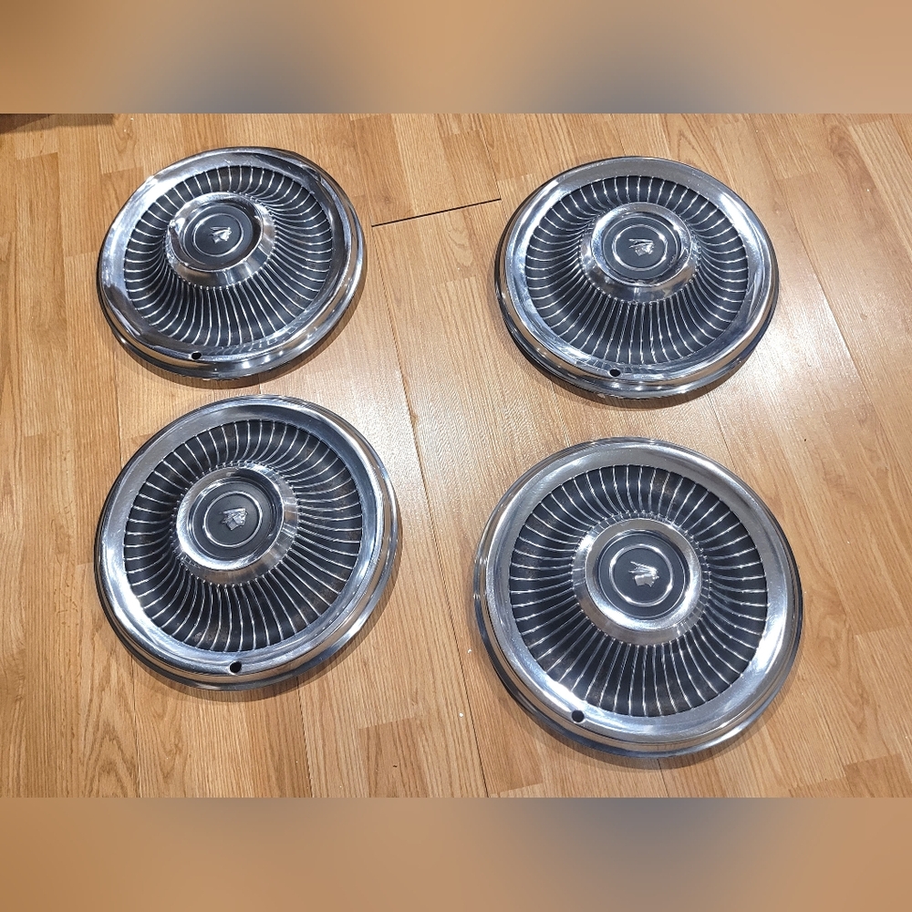 Vintage Set Of 4 Mercury Turbo Fin Hubcaps 15” Wheel Covers w/ Mercury Man Logo